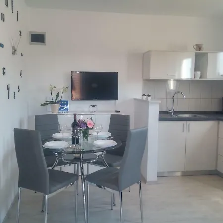 Rose Apartment